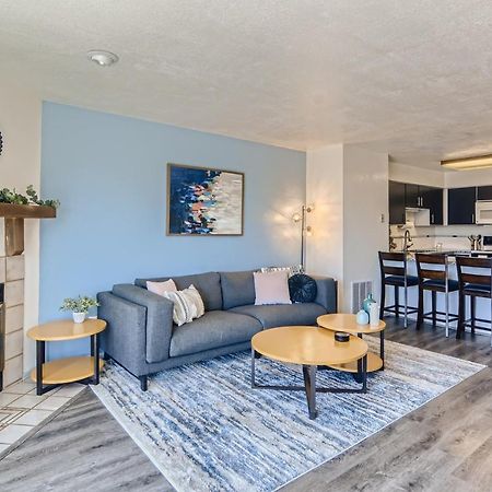 Rare Find Modern Townhome In The Heart Of Old Colorado City Колорадо-Спрингс Экстерьер фото
